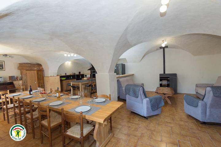 Gîte pour 10 personnes, avec jardin à Oz - 3