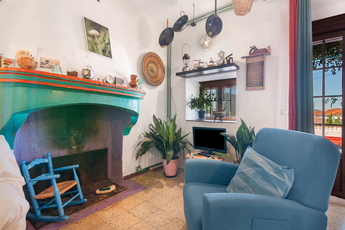 Casa rural 'La Rana Verde De Arriba' con vistas a la montaña, terraza privada y Wi-Fi in Los Romeros, Jabugo