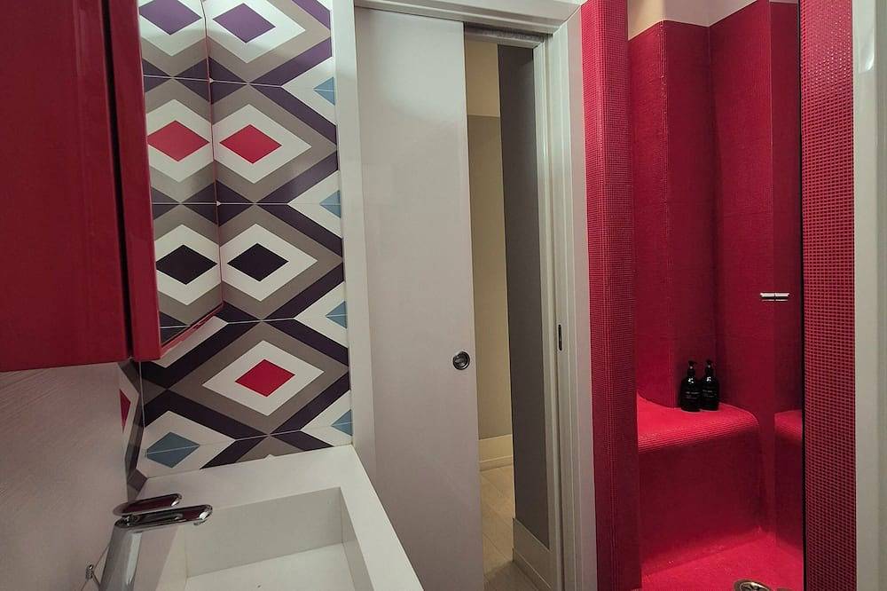 Apartamento entero, Attico Cavour Prati, 10 minutes from Piazza Navona and St. Peter's. in Roma, Provincia de Roma