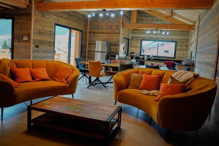 Gîte pour 9 personnes, avec sauna ainsi que jardin et vue à La Cabanasse