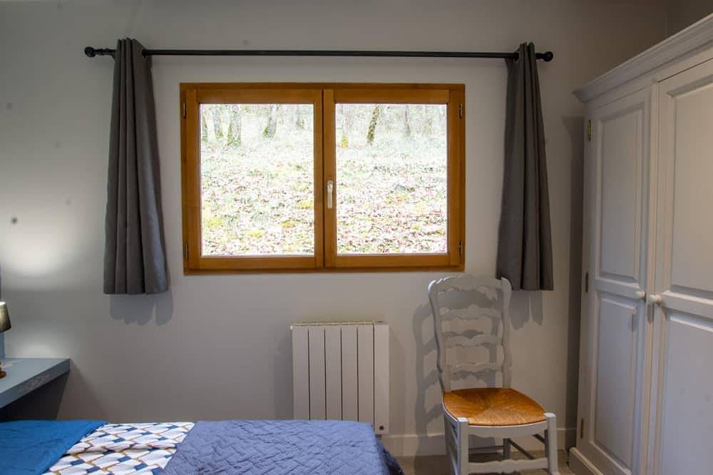 Chalet bois intime avec Wifi, piscine partagée, à 1 km de St Pompont in Saint-Pompont, Périgord Noir
