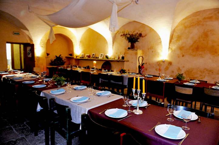 Château pour 28 personnes, avec jardin et terrasse, animaux acceptés dans Côte-d'Or - 2