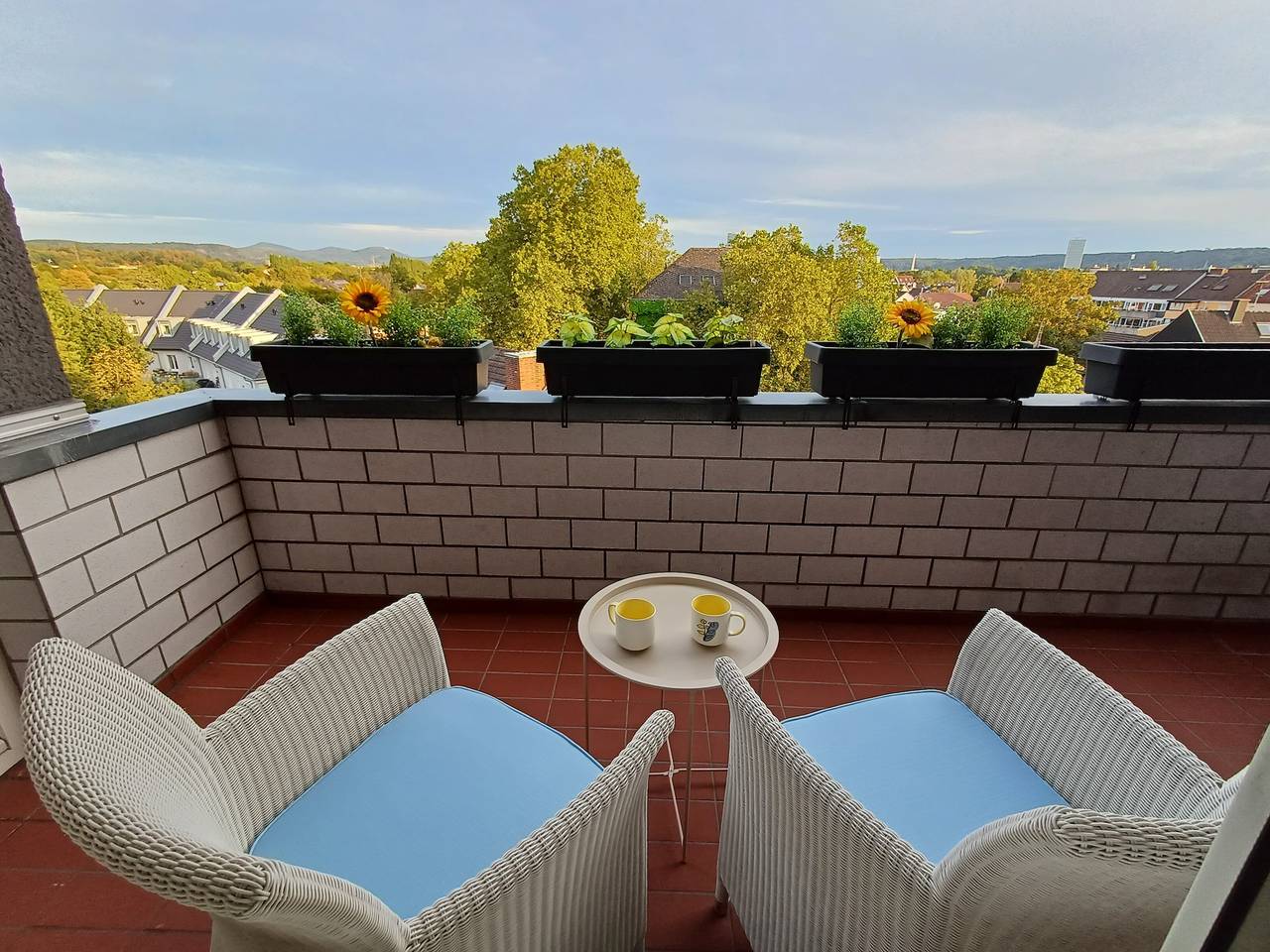 Ganze Wohnung, Appartement 'Über den Dächern von Bonn-Beuel' mit Balkon und Ausblick in Bonn, Rheinland