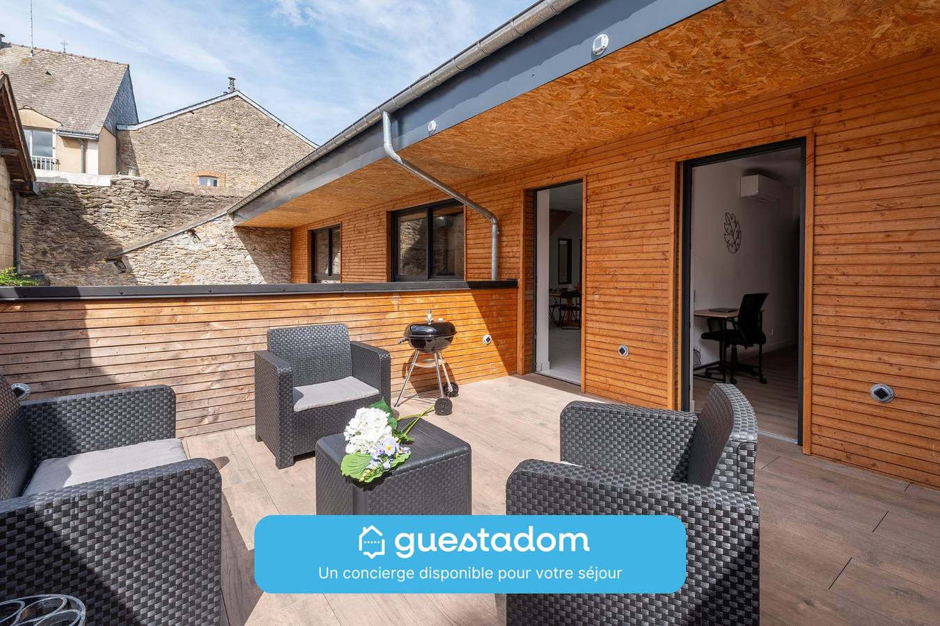 Ferienhaus für 10 Personen mit Terrasse in Laval, Mayenne