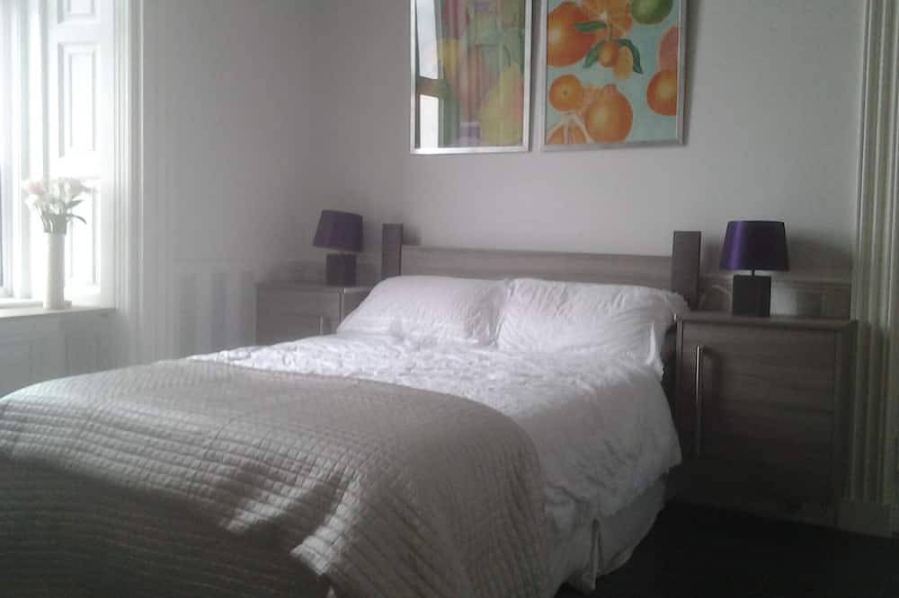 Entire apartment, Stunning Rothesay apartment 201 5 * reviews wonderful views. in Rothesay, Argyll & Bute