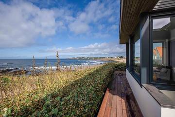 Cottage pour 6 personnes, avec jardin dans Plage de la Govelle