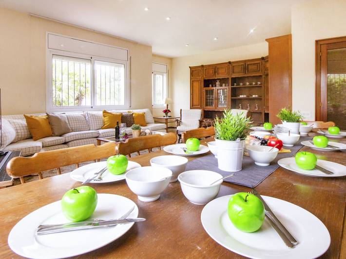 Location de vacances pour 12 personnes, avec terrasse ainsi que jardin et sauna à Cambrils - 3