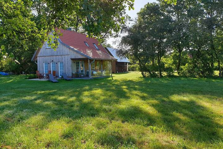 Ferienhaus für 4 Personen, mit Terrasse und Garten