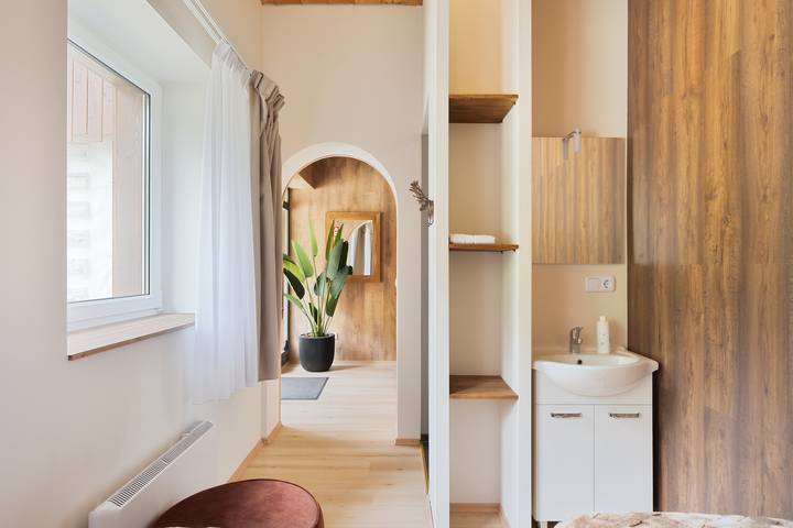 Ferienhaus für 8 Personen, mit Balkon/Terrasse und Terrasse sowie Garten und Pool in Innsbruck und Umgebung - 4