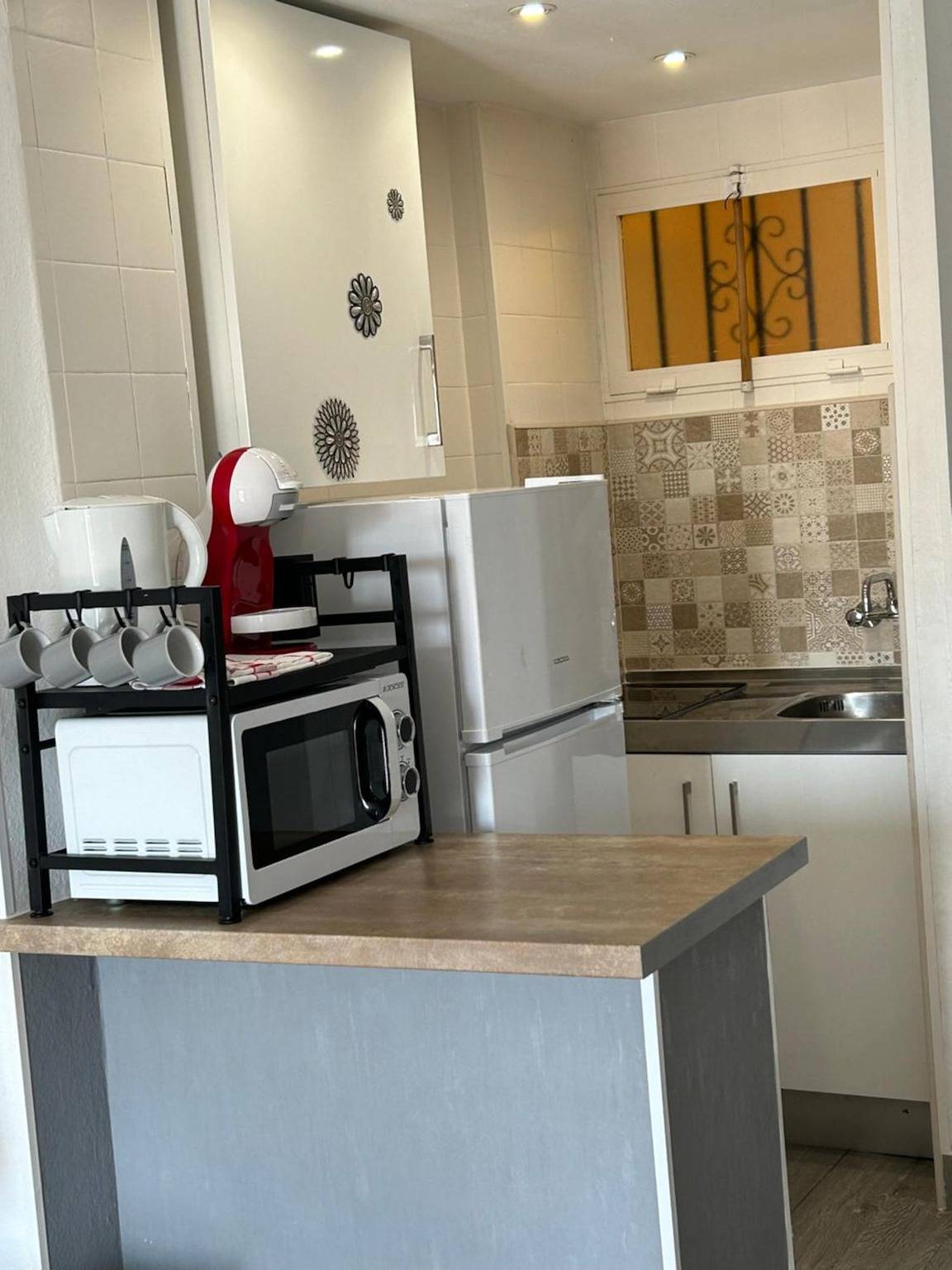 Apartamento entero, Apartamento 'Minerva701' con vistas al mar, Wi-Fi y aire acondicionado in Benalmádena Costa, Benalmádena