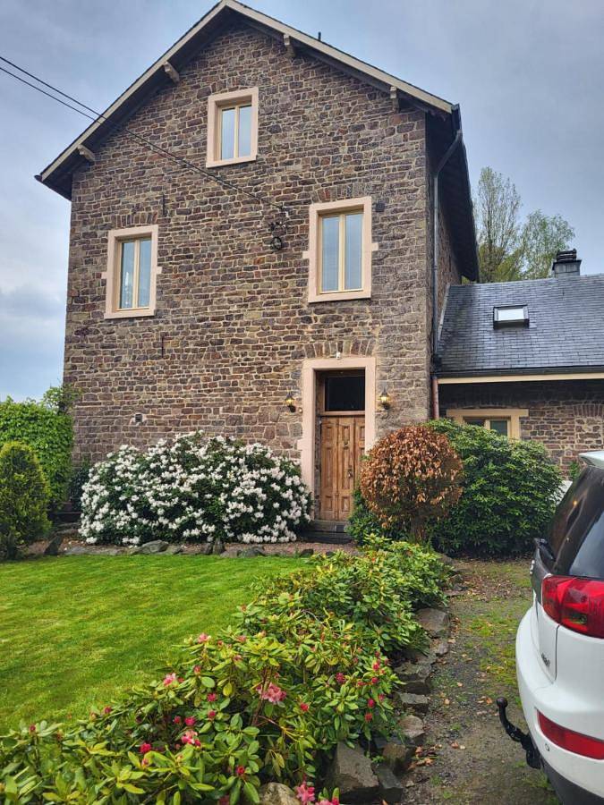Gîte pour 2 personnes, avec jardin ainsi que piscine et vue à St. Vith