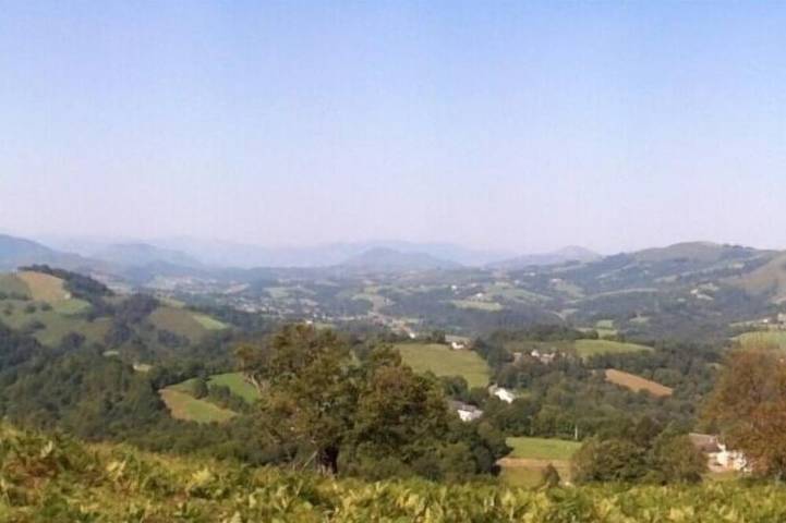 Gîte pour 6 personnes, avec jardin