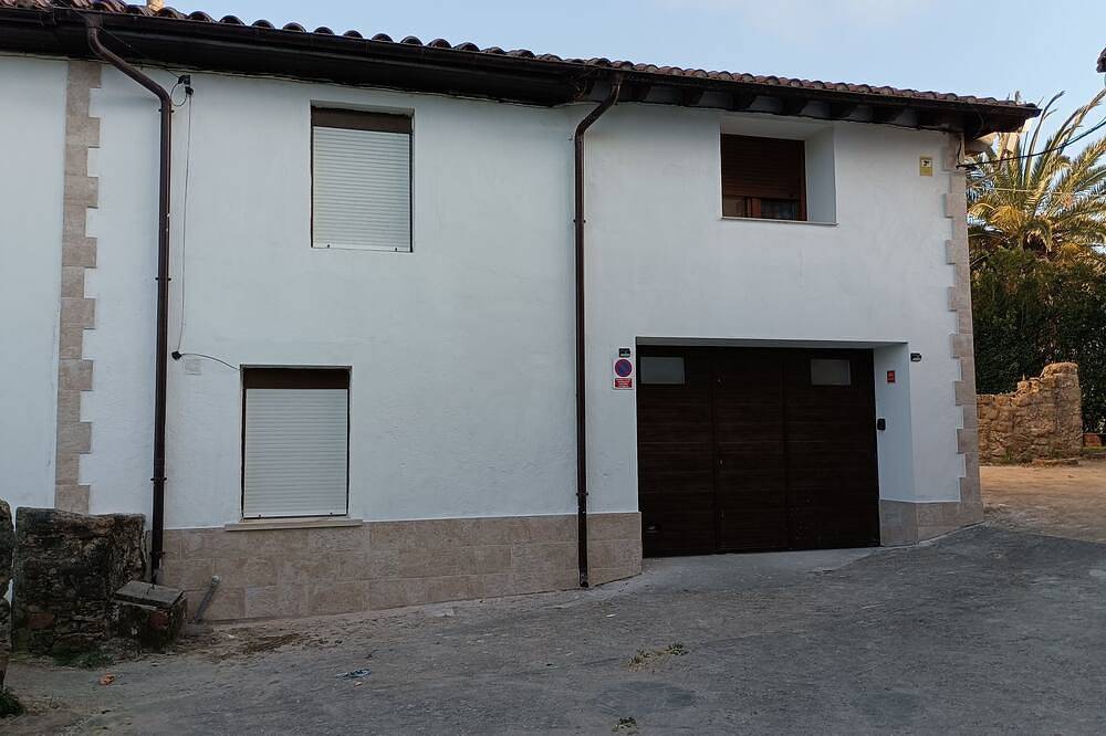 3-bedroom townhome in awesome San Vicente de la Barquera with Wifi in San Vicente de la Barquera, Parco Naturale di Oyambre