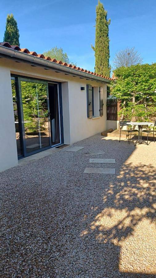 Gîte pour 2 personnes, avec Terrasse et Jardin à Craponne
