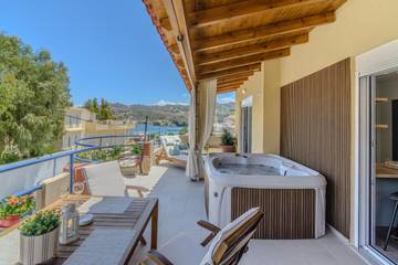 Gîte pour 3 personnes, avec vue et jardin dans Agia Pelagia