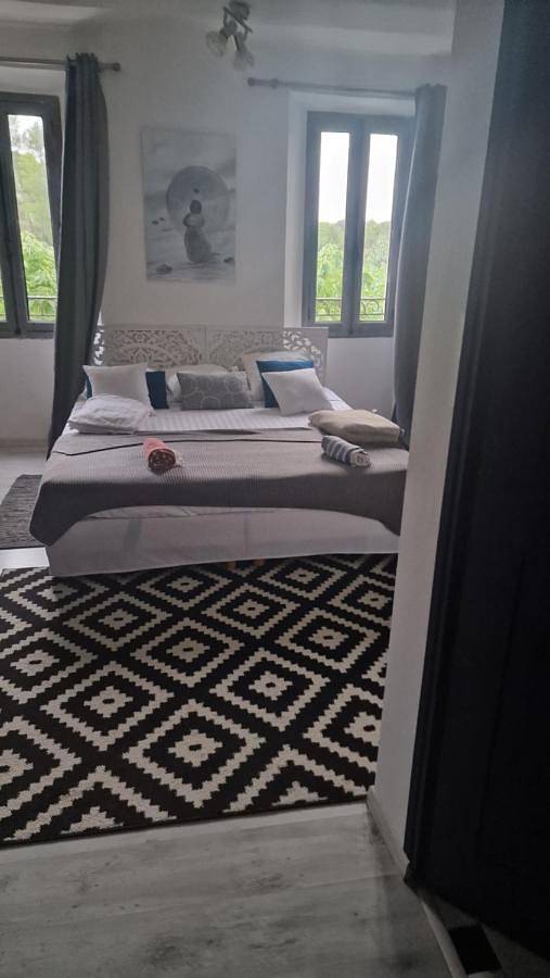 Maison d’hôte pour 2 personnes, avec jardin ainsi que piscine et vue à Draguignan - 2