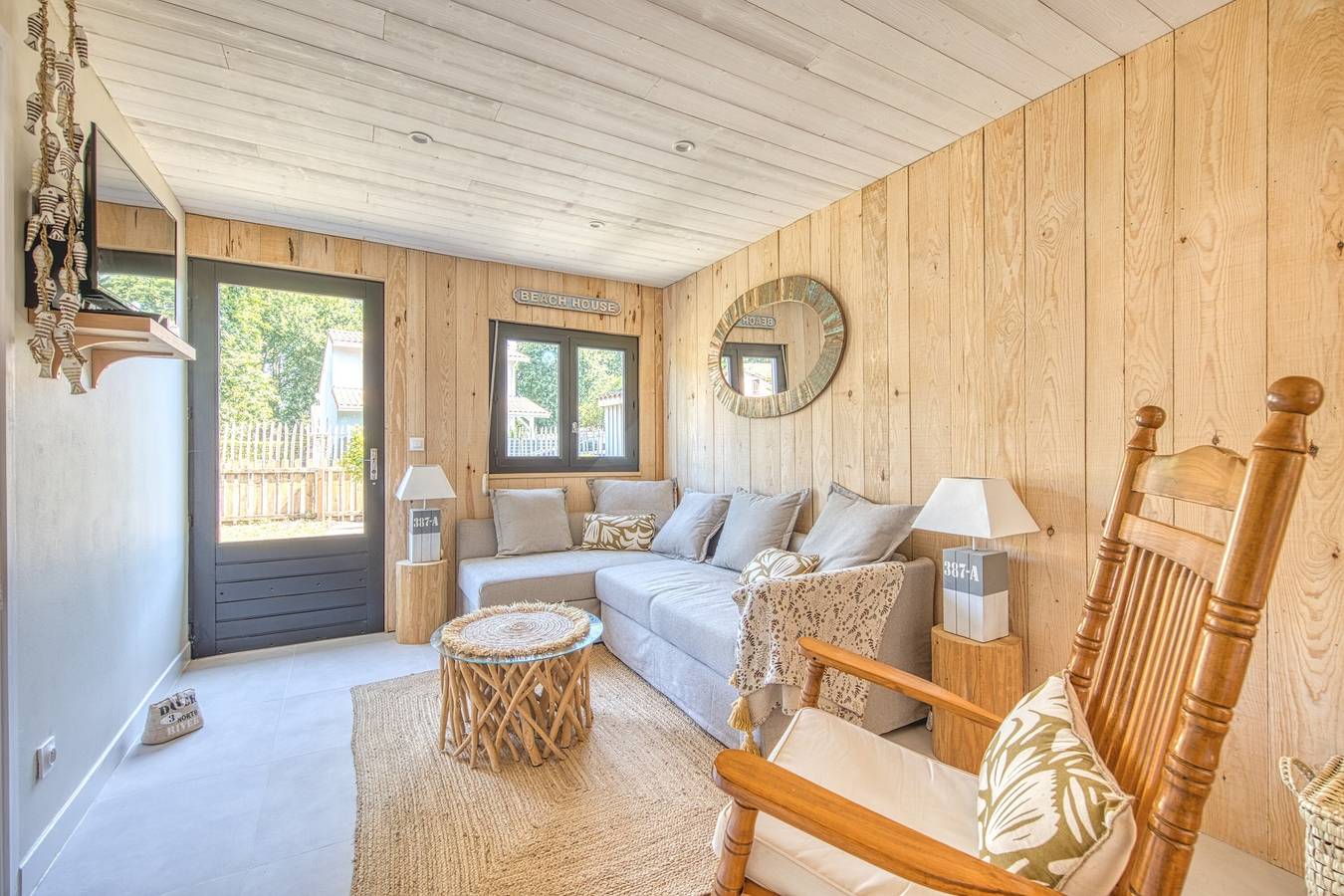 Ferienhaus 'Maison De Charme Au Bord Du Lac' mit privater Terrasse, privatem Garten und Wlan in Hourtin, Regionaler Naturpark Médoc