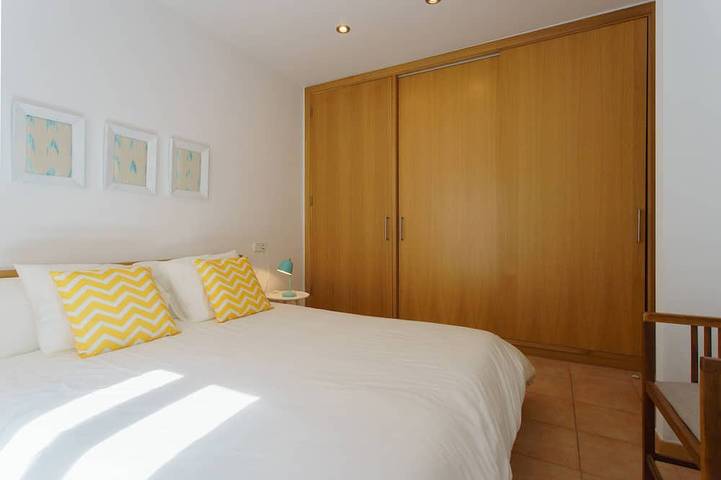 Komfortables Dorfhaus komplett mit Innenhof renoviert, 4 Personen. in Pollença Stadt, Pollença