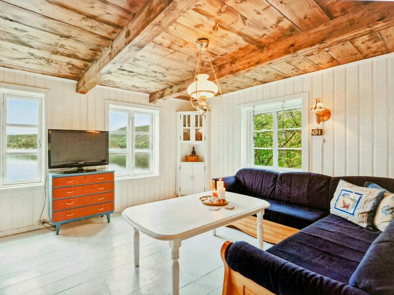 Altes Fischerhaus am Mjosundet in Aure in Aure, Nördliches Fjordnorwegen