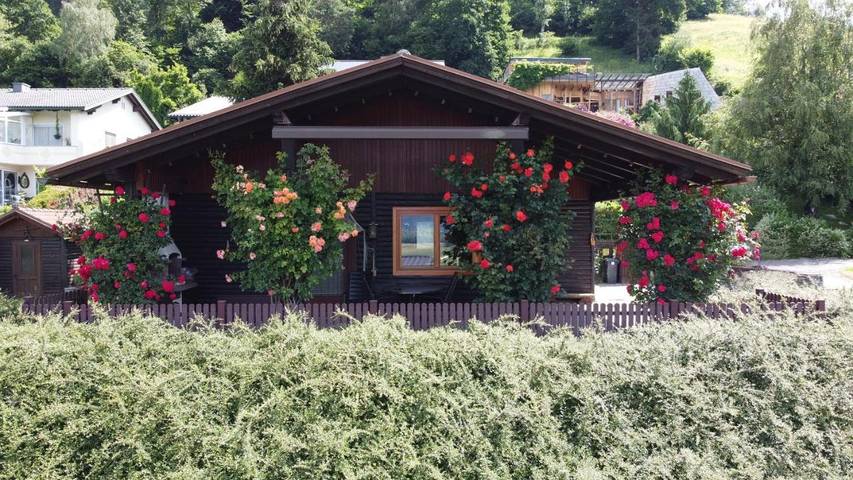 Ferienhaus für 4 Personen, mit Ausblick und Garten sowie Seeblick