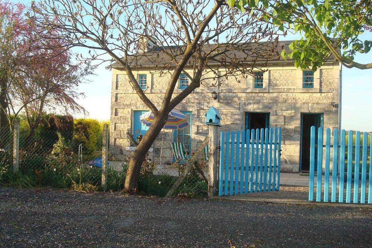 La petite maison bleue in Sossais, Vienne (France)