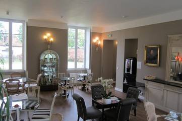 Hôtel pour 3 personnes, avec terrasse et jardin, animaux acceptés à Bourges