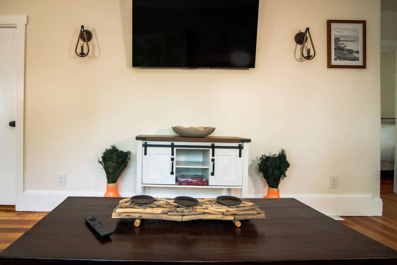 Lakeview Getaway with Hot Tub in Billerica, Merrimack Valley