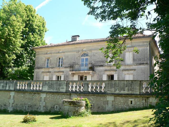 Chambre d’hôte pour 2 personnes, avec piscine ainsi que jardin et terrasse