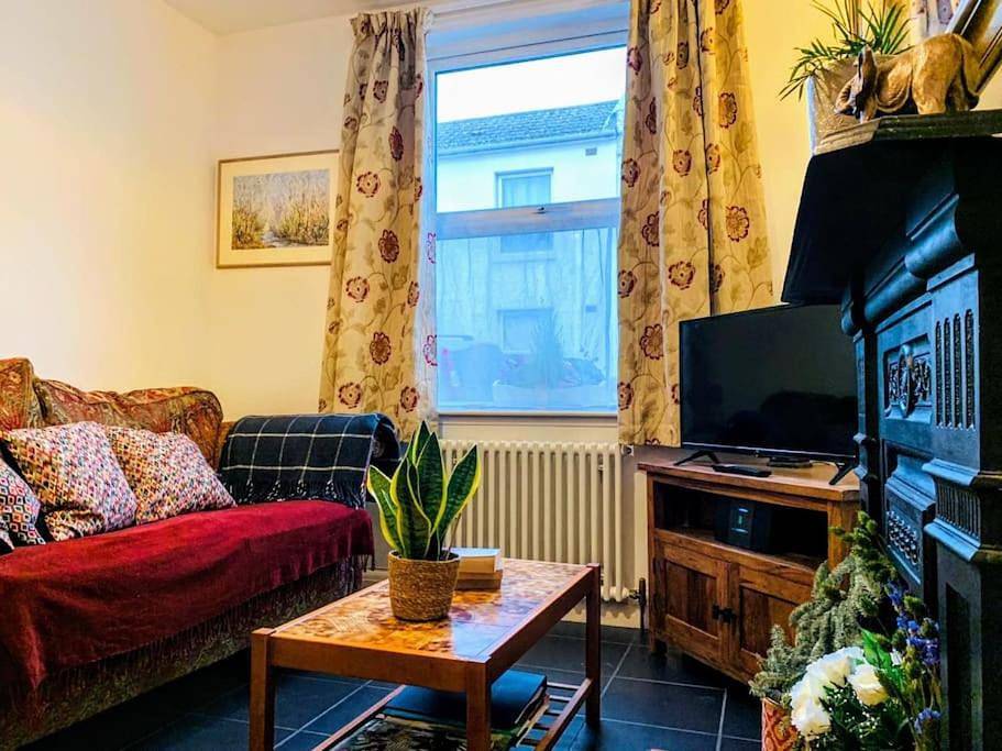 Cute Cottage 5 min walk from Cafés Station and Sea in Hastings, East Sussex