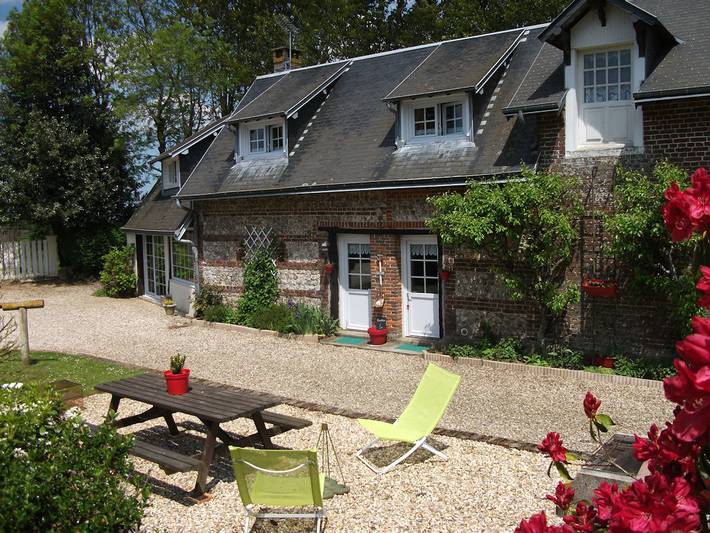 Gîte pour 6 personnes, avec terrasse et jardin à Anglesqueville-l'Esneval