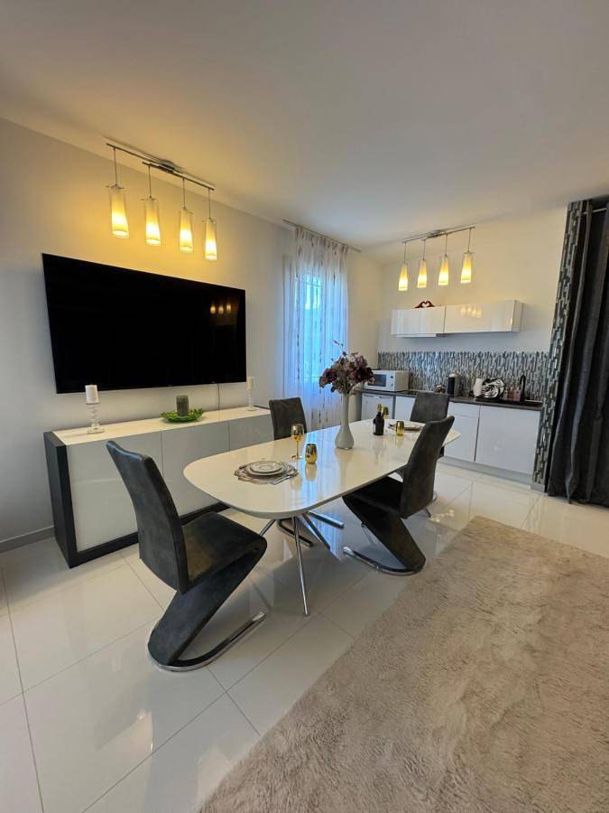 Appartement entier, Maison Ariana in Nice, Côte méditerranéenne (France)