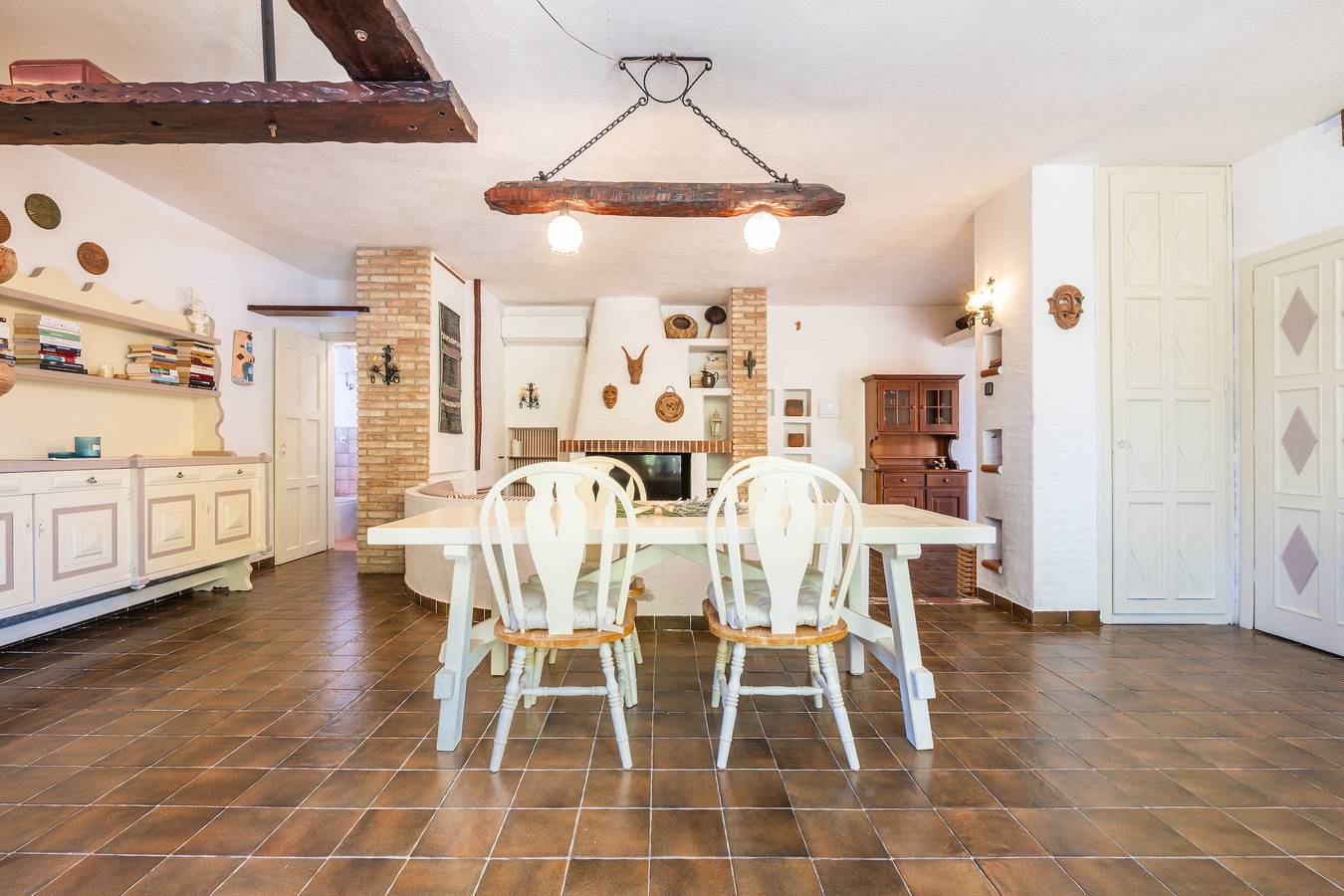 Villa 'Nuràya' avec vue sur la mer et terrasse privée in Porto Columbu, Sarroch