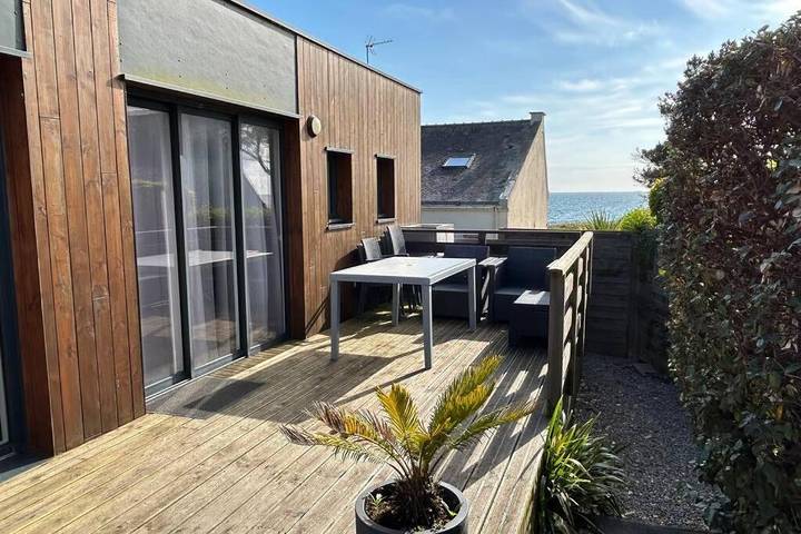 Gîte pour 4 personnes, avec terrasse et vue dans Plage des Govelins