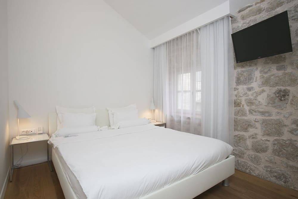 Deluxe Three Bedroom Villa 800 5-6 pax Radmilovića Street 17 in Split, Split-Dalmatia
