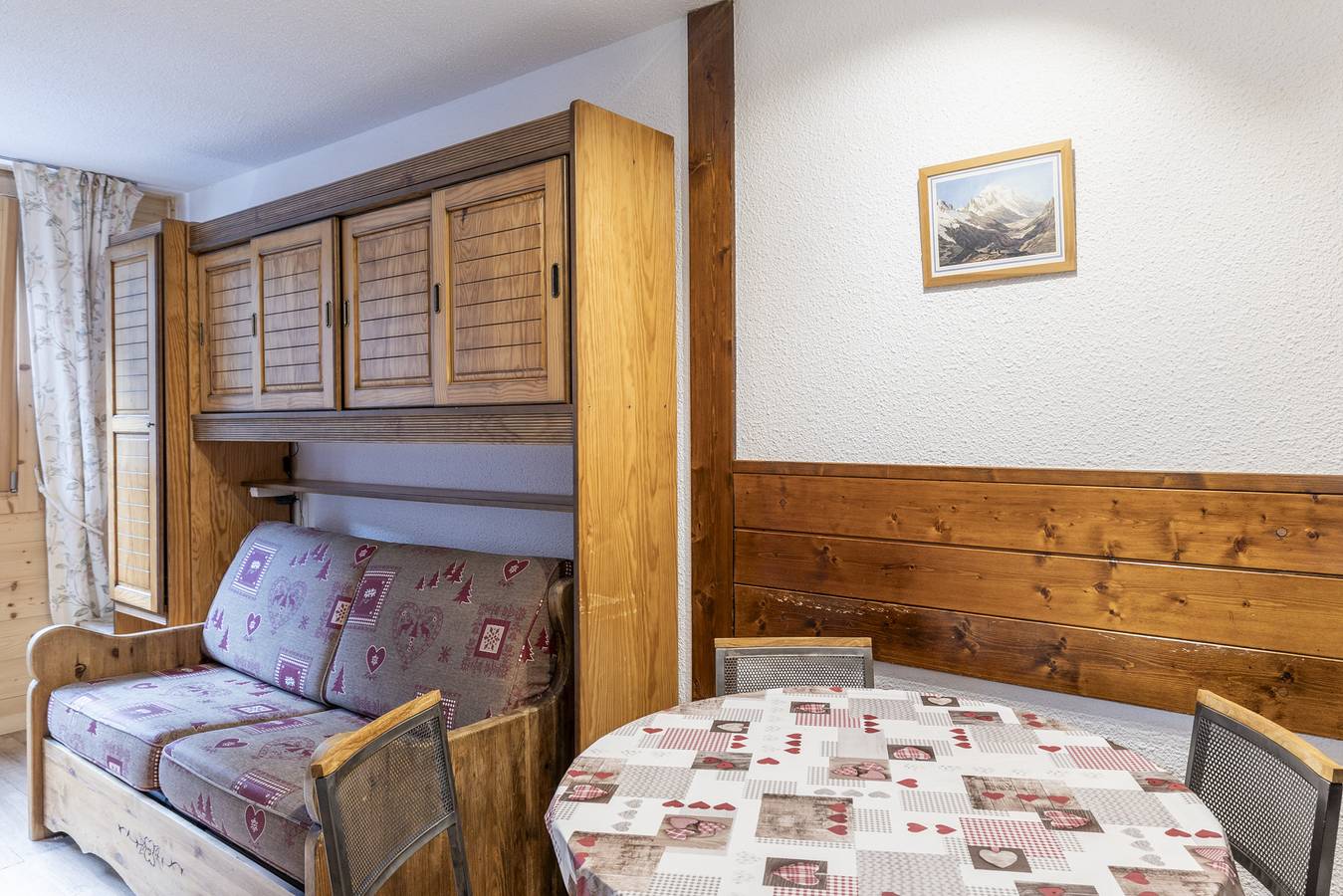 Appartement entier, Appartement 'Magnifique Studio Avec Vue' avec vue sur montagne et balcon in Chamonix-Mont-Blanc, Massif du Mont-Blanc