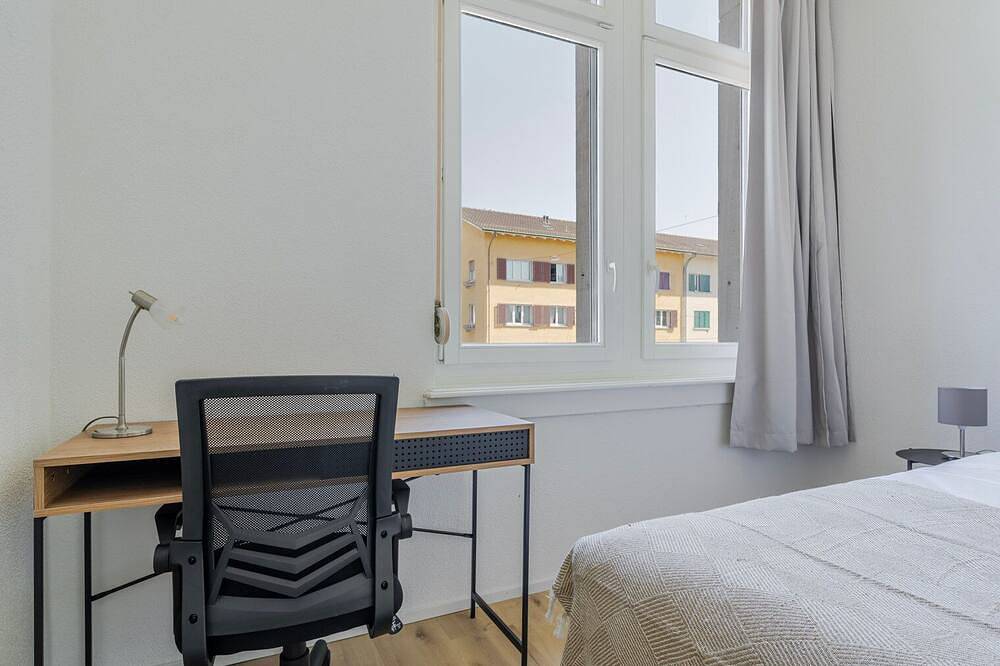 Apartamento entero, Blueground | Seebach, washer, nr Zurich Zoo in Zúrich, Distrito de Zúrich