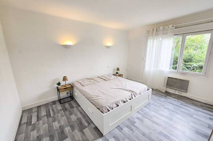 Gîte pour 4 personnes, avec balcon à Château-Arnoux-Saint-Auban - 2