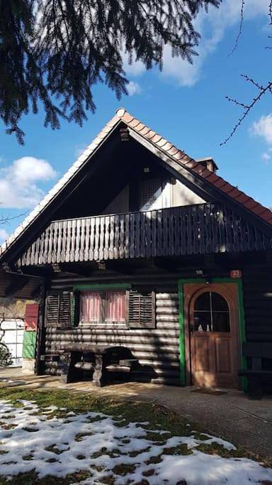 Chalet pour 4 personnes, avec balcon et vue, animaux acceptés