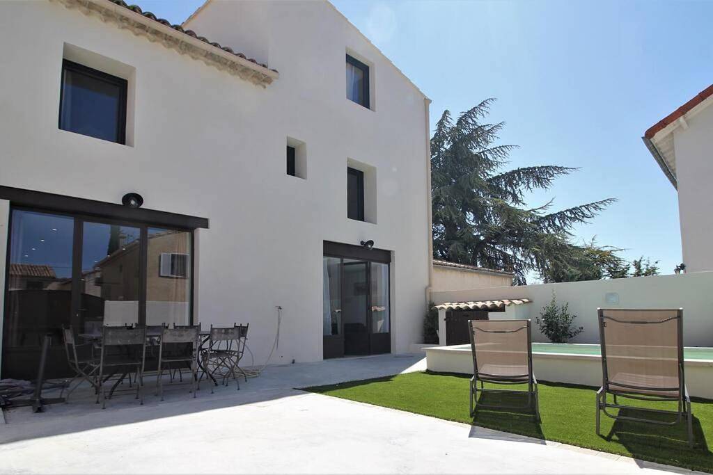 Maison de village 150 M2 au calme climatisée, piscine in Rasteau, Vaucluse