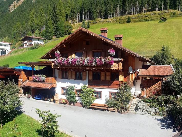 Ferienwohnung für 8 Personen, mit Balkon, kinderfreundlich im Pitztal