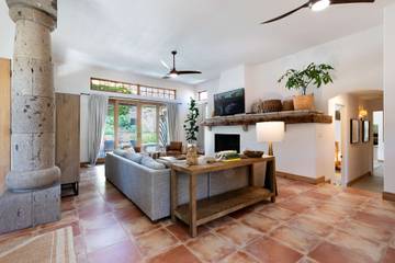 Vacation Home for 10 Guests in Palm Springs, Coachella Valley, Picture 3