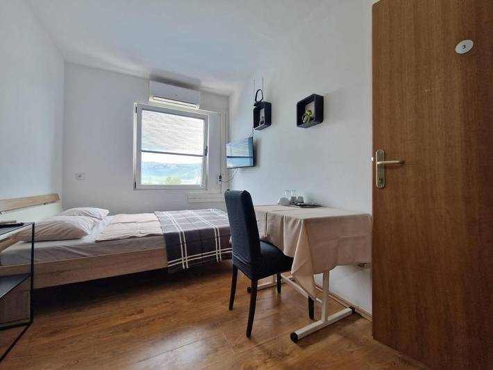 BnB für 2 Personen, mit Ausblick und Terrasse in Split