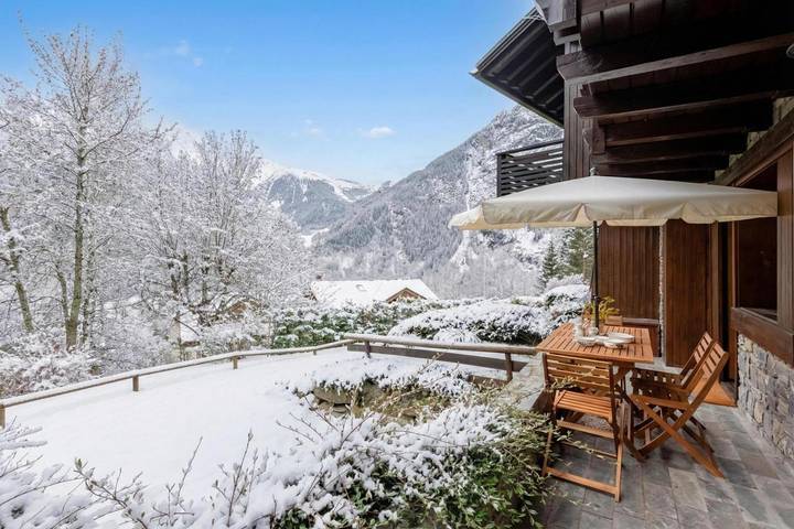 Baita per 6 persone, con Terrazza e Giardino nonché Panorama a Courmayeur