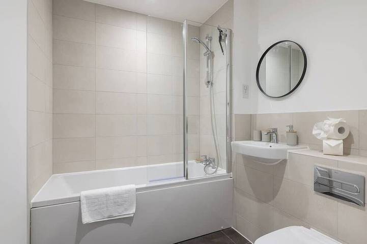 Ganze Wohnung, Lovely Home Near Canal, Park, & Central Mk in Milton Keynes, Südostengland