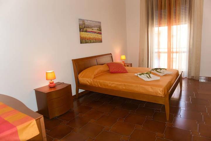 Ferienwohnung für 5 Personen, mit Terrasse und Whirlpool in Salerno - 3