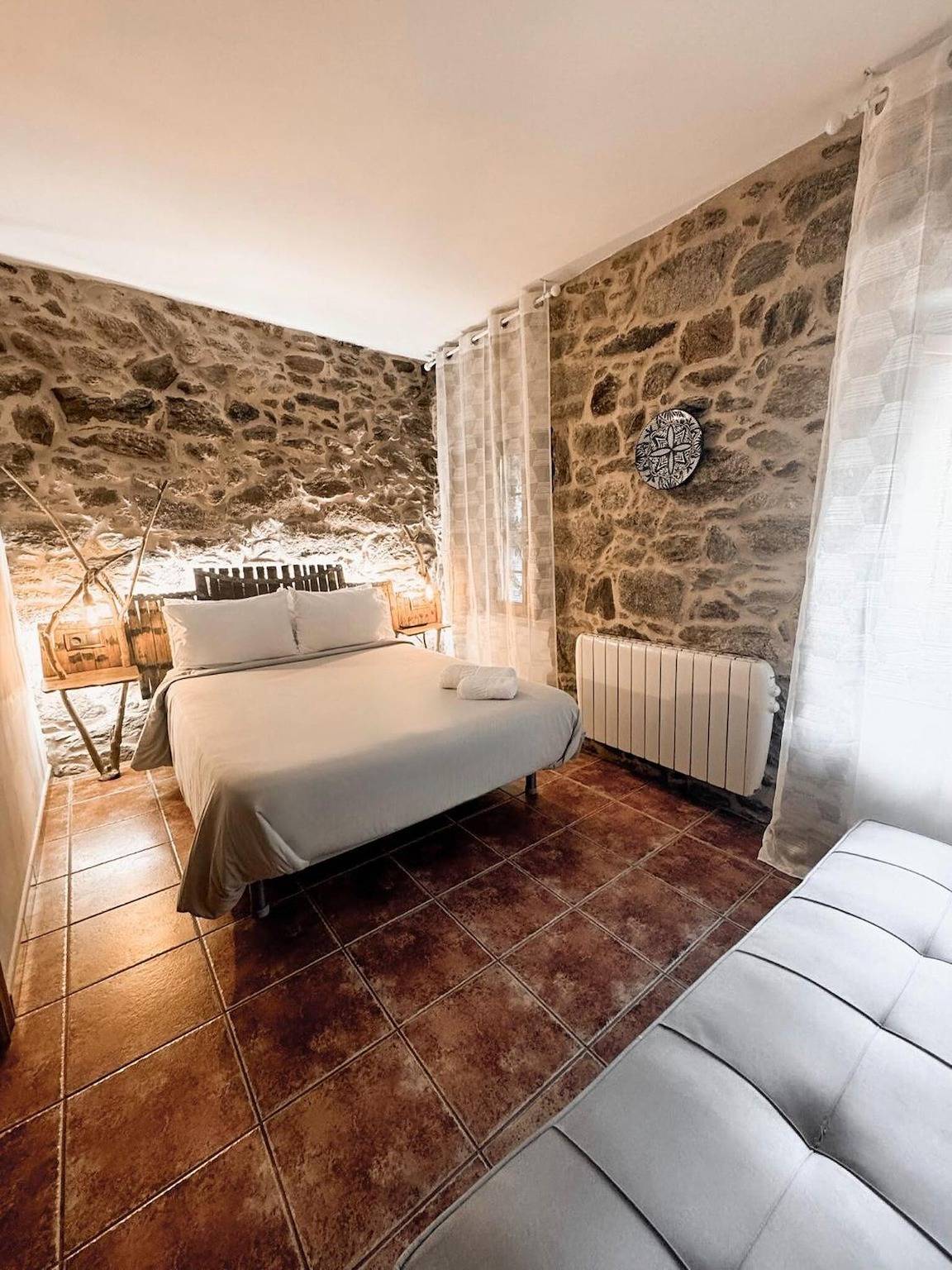 Chambre Double Émeraude avec patio intérieur et Wi-Fi in Muíños, Orense Région