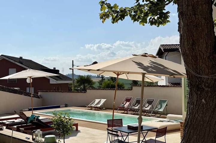 Ferienhaus für 4 Personen, mit Balkon und Whirlpool sowie Garten in Montemagno