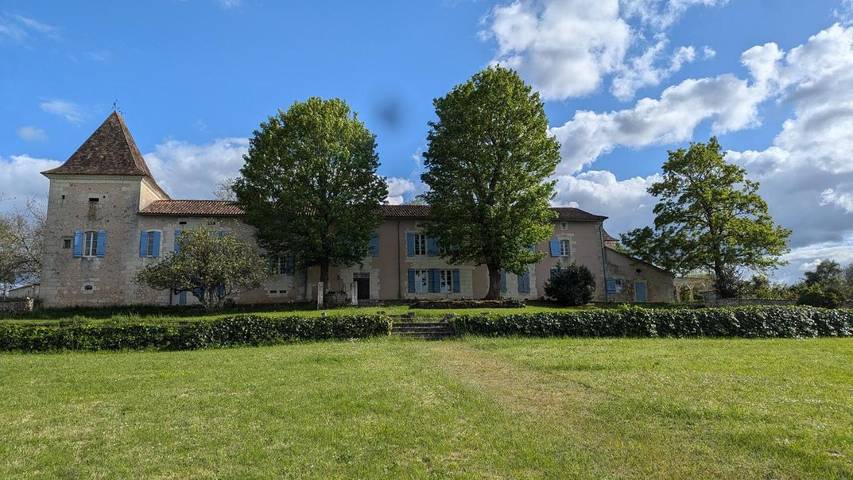 Location de vacances pour 4 personnes, avec piscine ainsi que jardin et vue à Saint-Sulpice-de-Roumagnac - 3