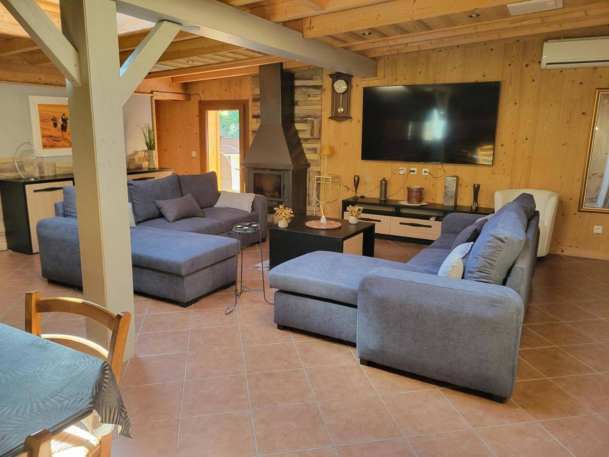Appartement entier, Apartment in Sainte-Marie-de-Cuines, Région de Saint-Jean-de-Maurienne