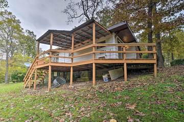 Log Cabin for 4 Guests in Table Rock Lake, Ozark Mountains, Picture 4